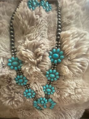Turquoise Floral Cluster Statement Necklace - Women Jewelry